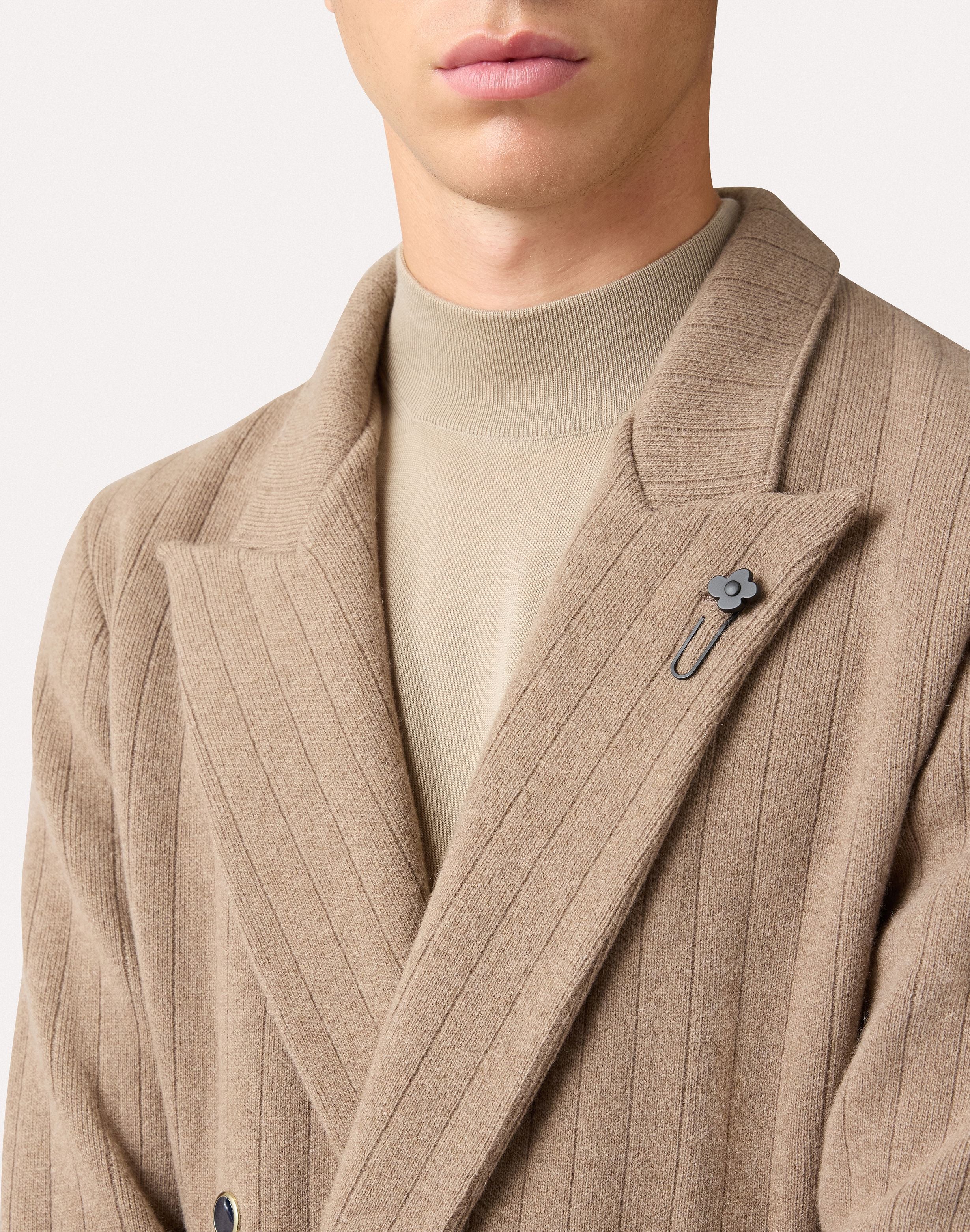 Giacca nocciola in maglia doppiopetto con revers a lancia HAZELNUT Lardini 3