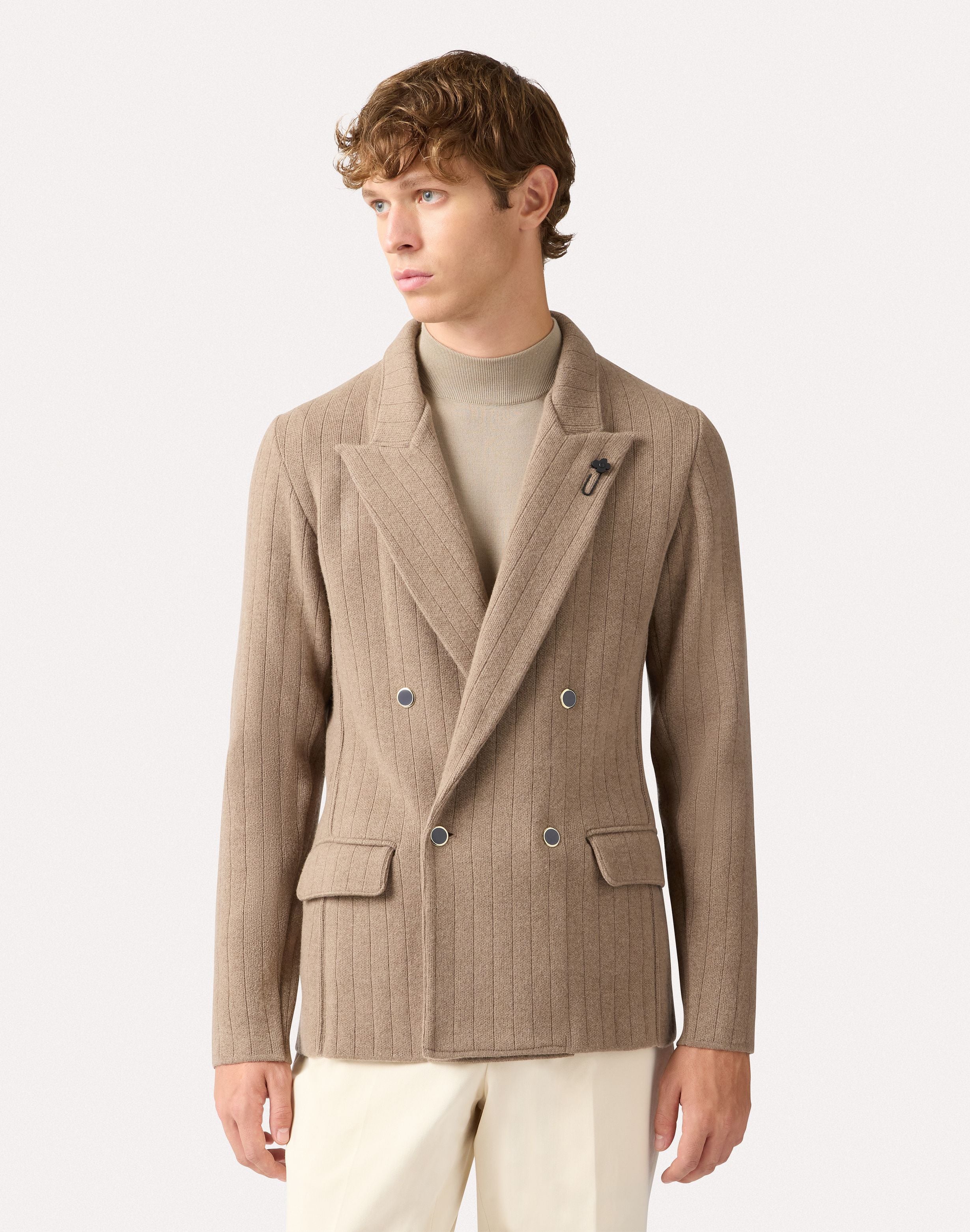 Giacca nocciola in maglia doppiopetto con revers a lancia HAZELNUT Lardini 4