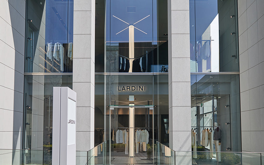 Lardini Scrolling Banner - Flagship Store