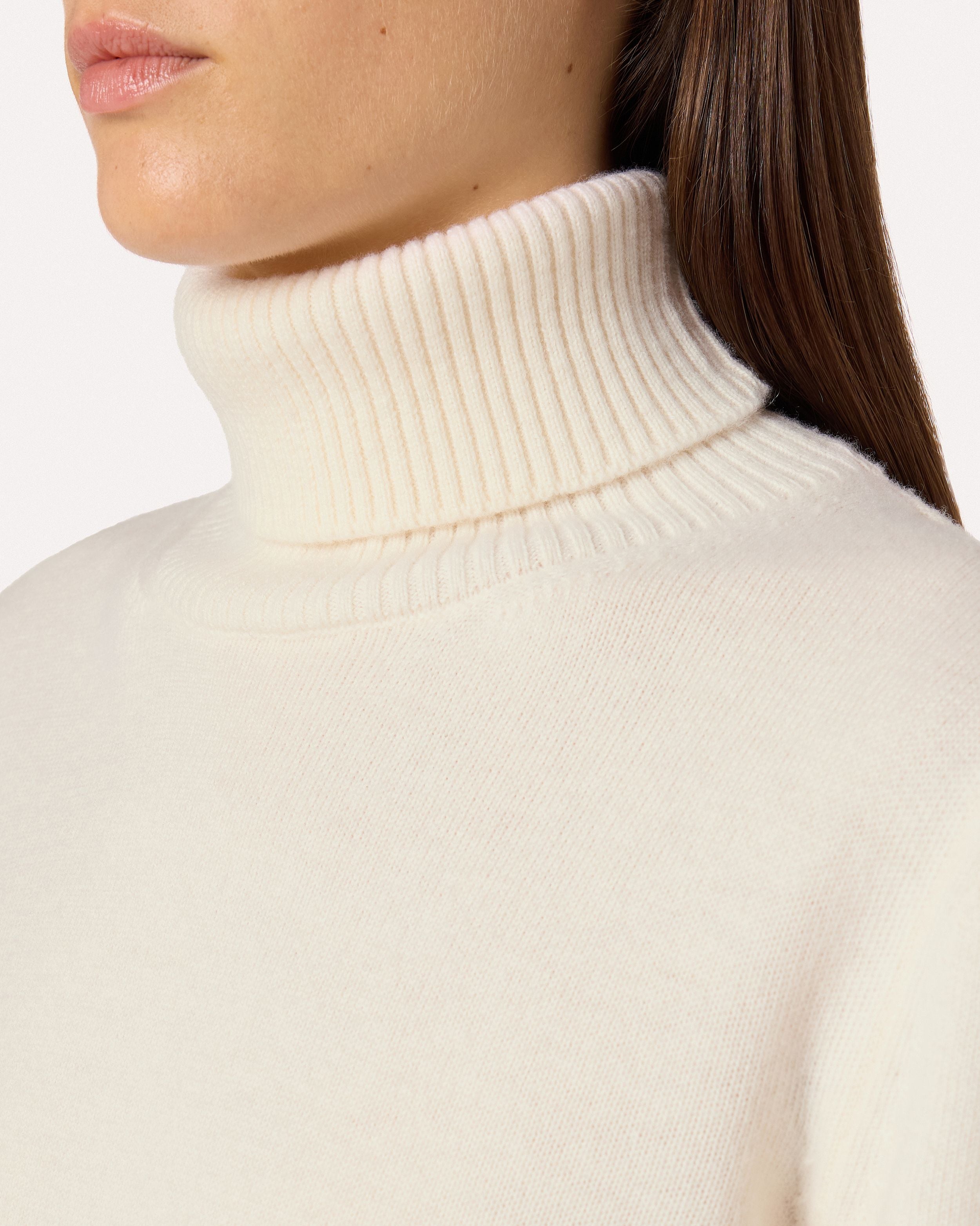 Cream-colored turtleneck in pure virgin wool CREAM Lardini 3