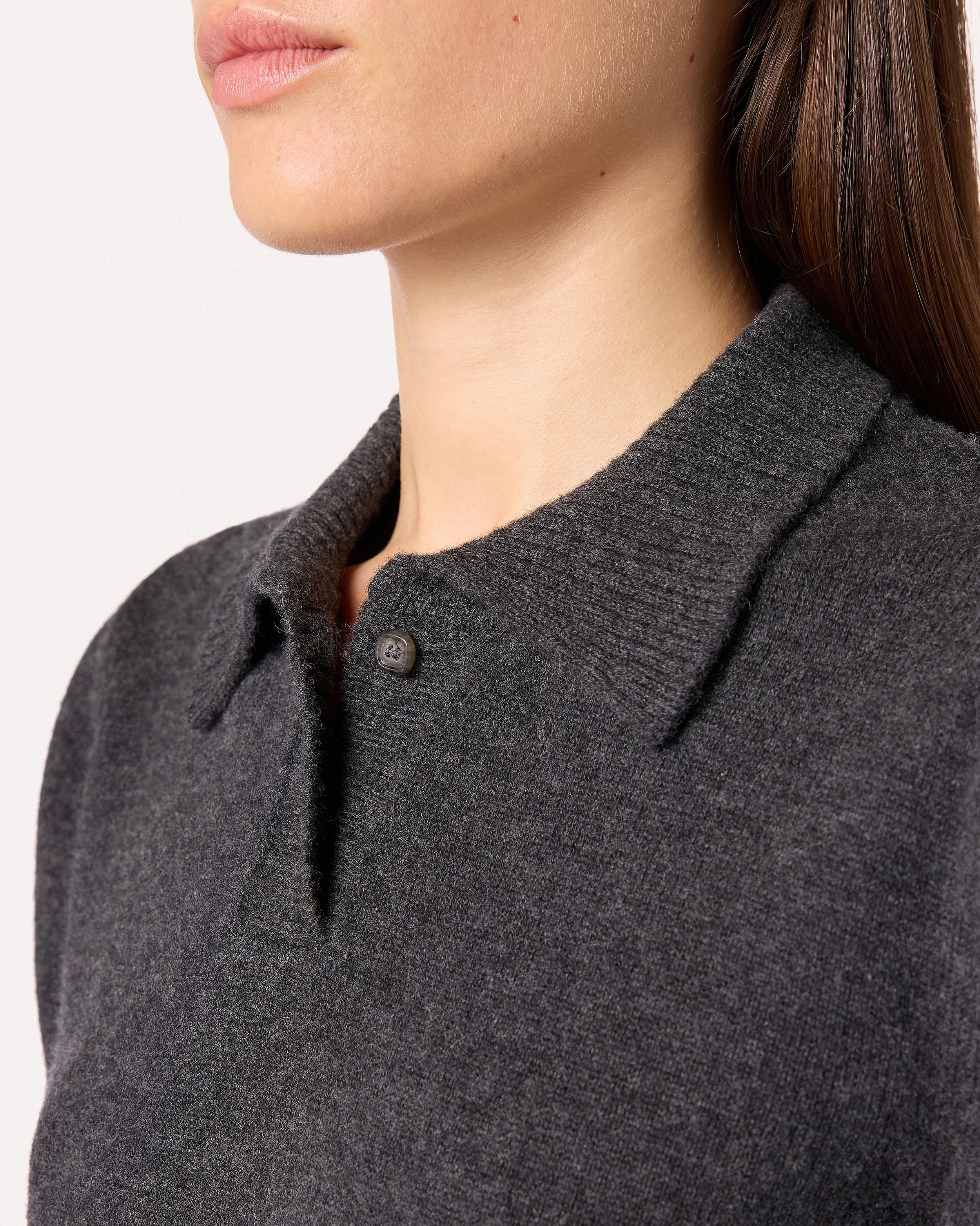 Kurzarm-Poloshirt aus reiner Schurwoll-Strickware in Anthrazitgrau GREY Lardini 3