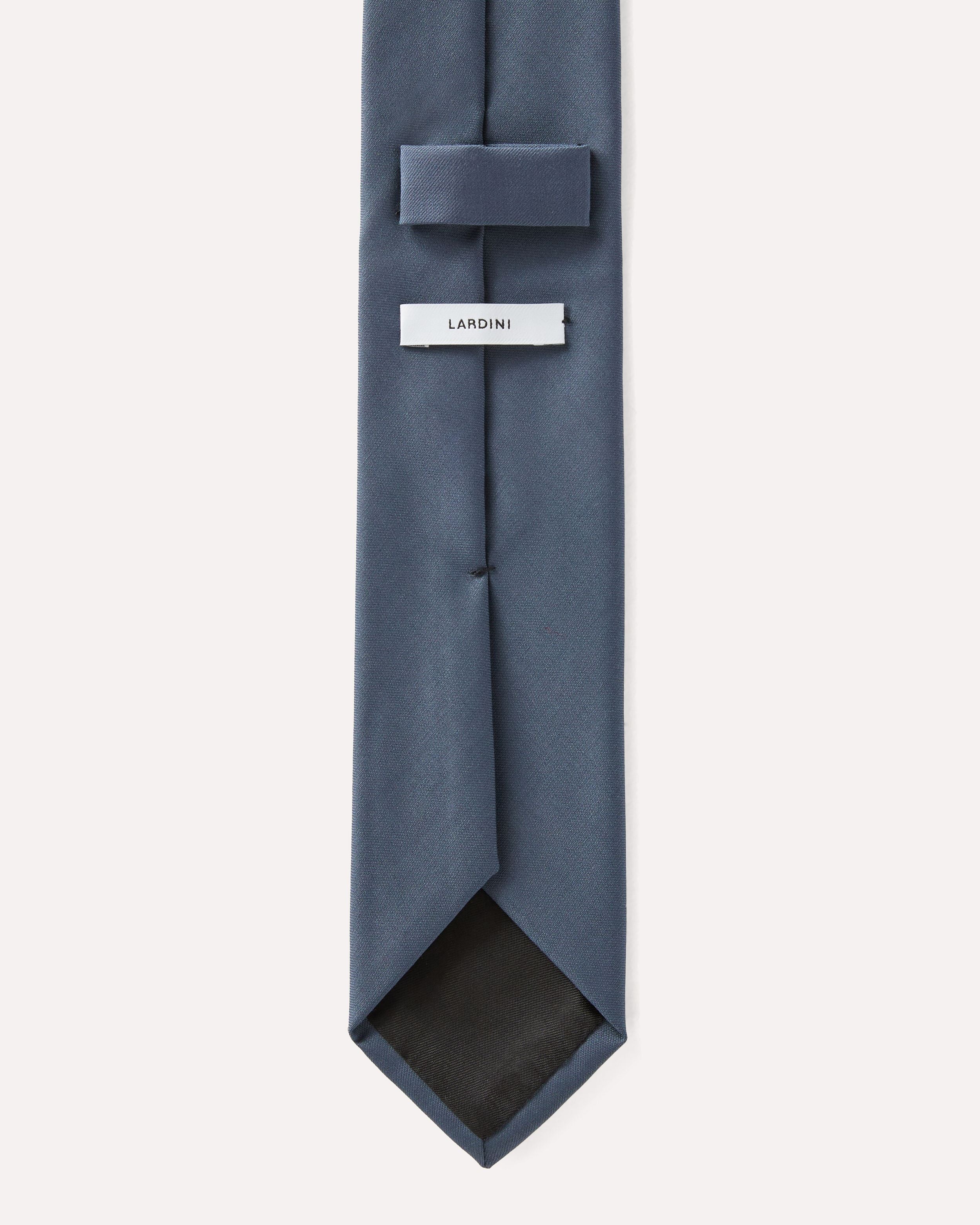 Cravatta classica avio in seta a saia leggera AIR FORCE BLUE Lardini 2