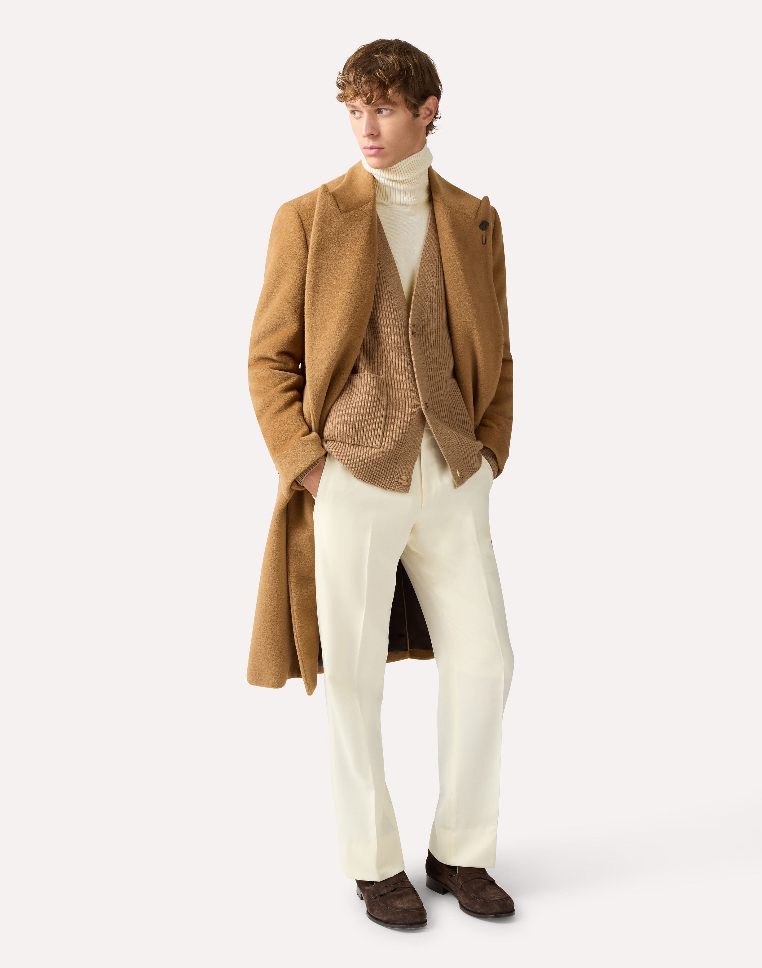 Kamelfarbener Cardigan aus Wolle und Kaschmir mit englischem Rippenmuster CAMEL Lardini 2