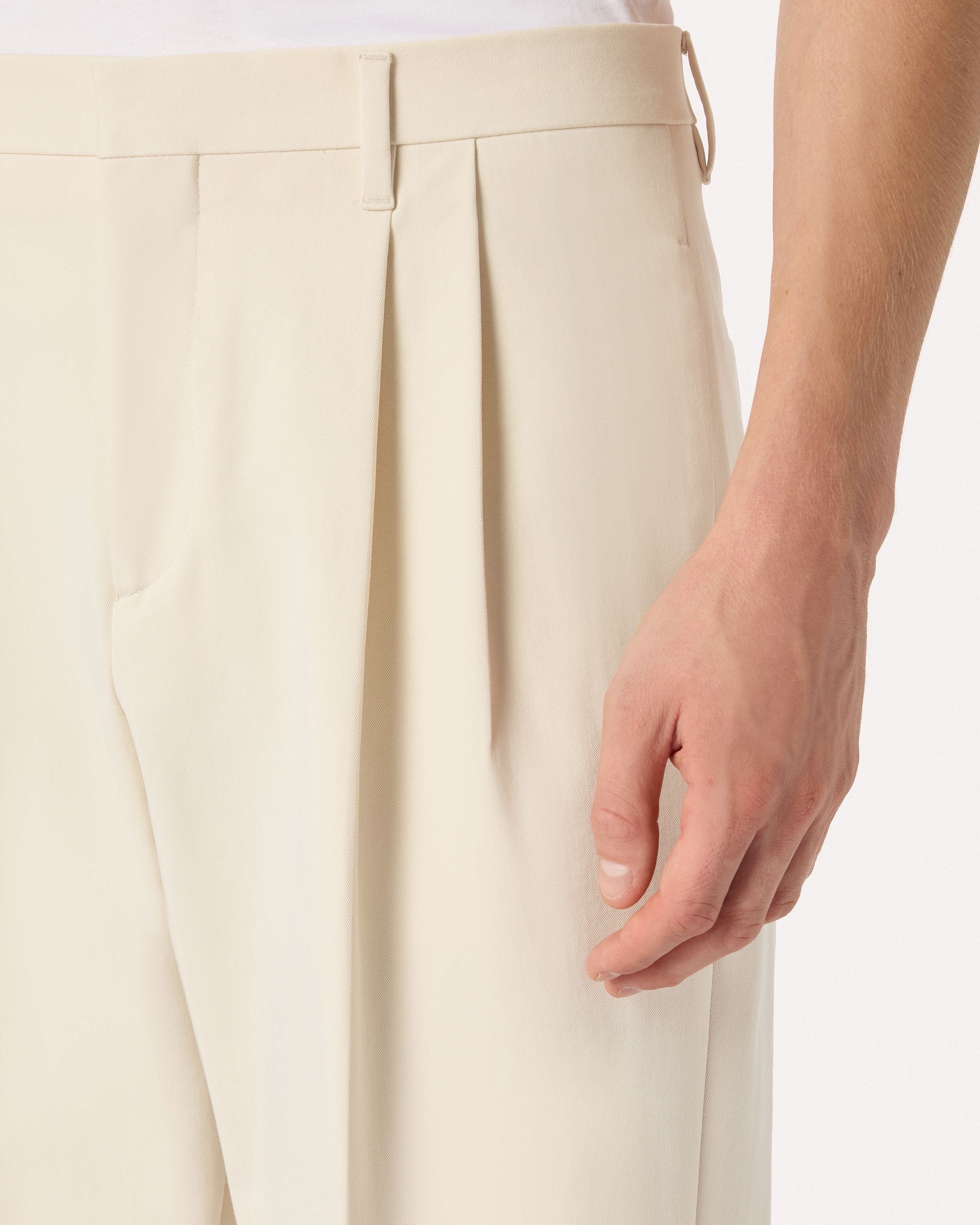 Pantaloni panna a due pieghe in twill di cotone bi-stretch CREAM Lardini 3