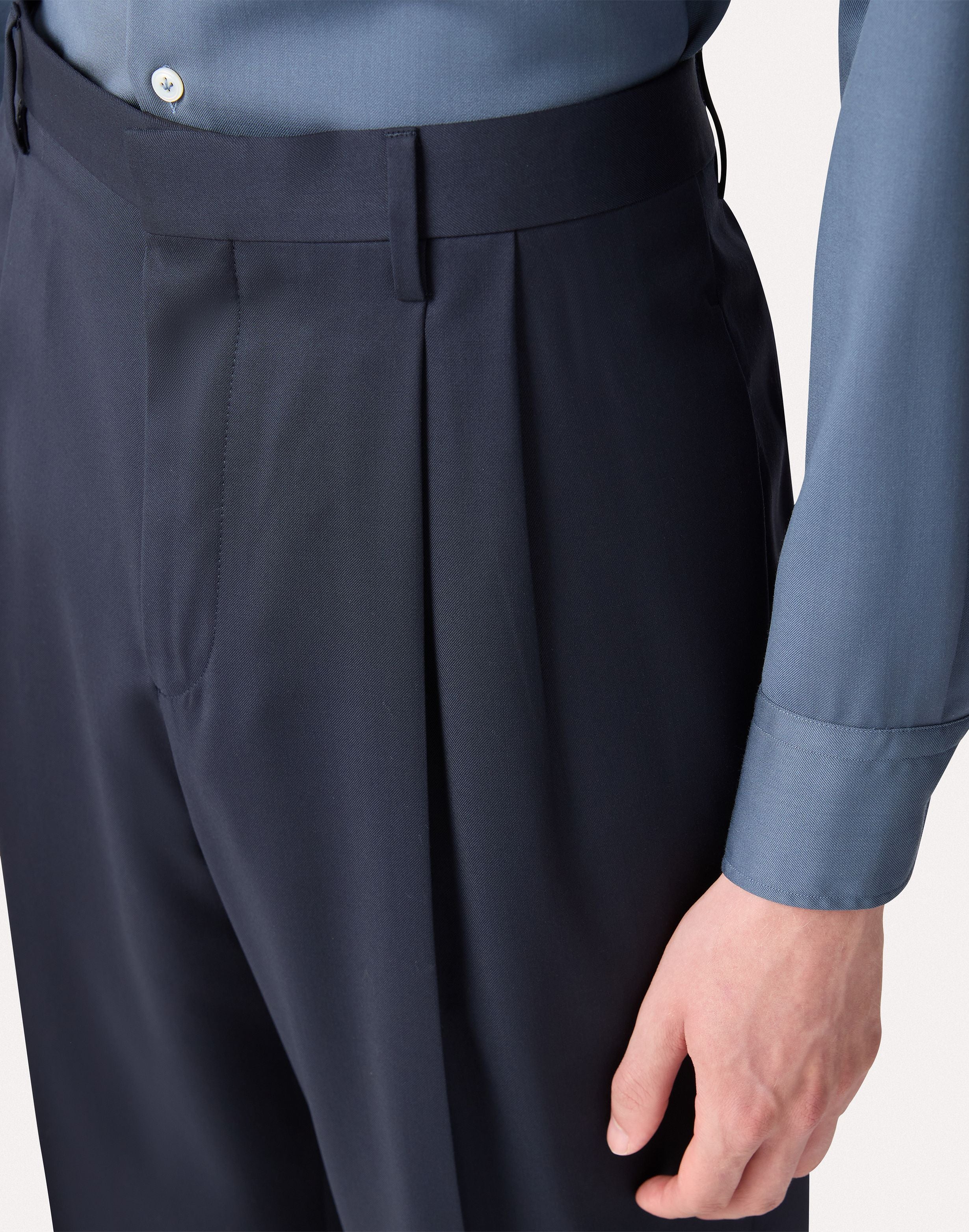 Two-pleat pants in lightweight blue woolen fabric BLUE Lardini 3