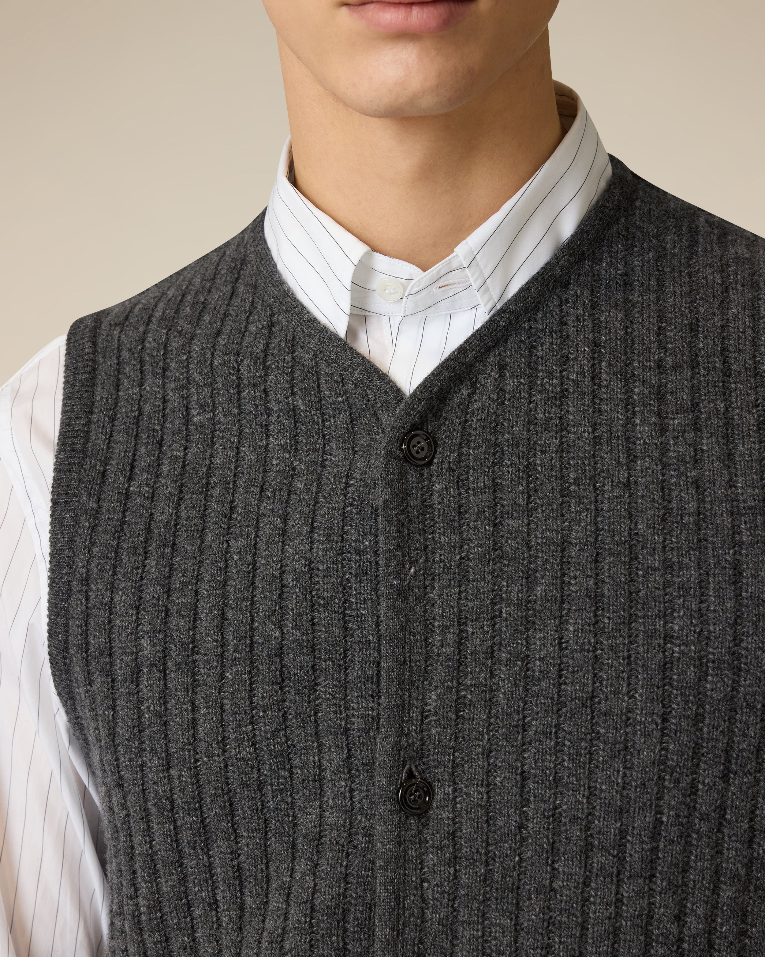 Grey vest in wool and cashmere GREY Lardini 3