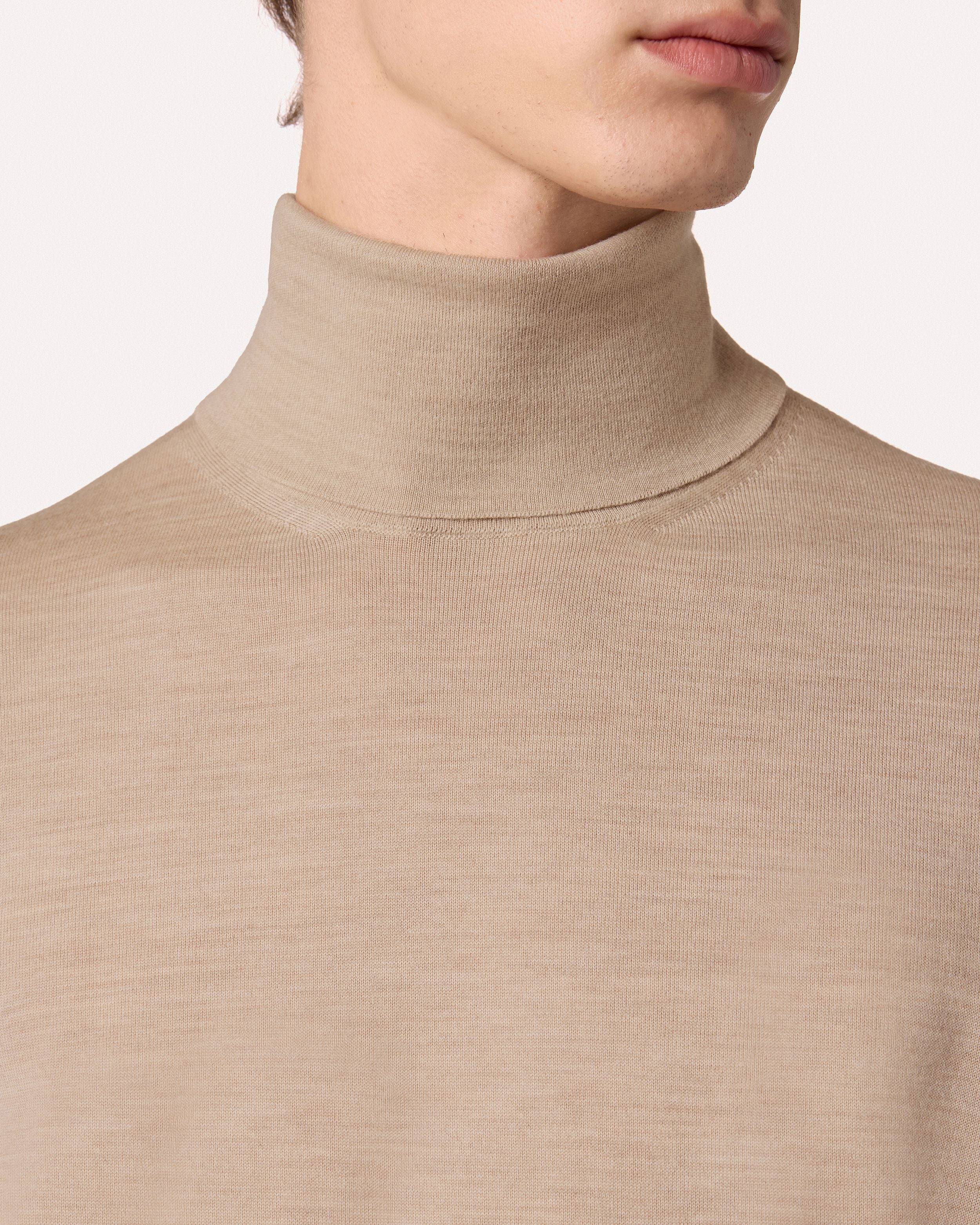 Dolcevita sabbia in lana merino superfine beige BEIGE Lardini 3