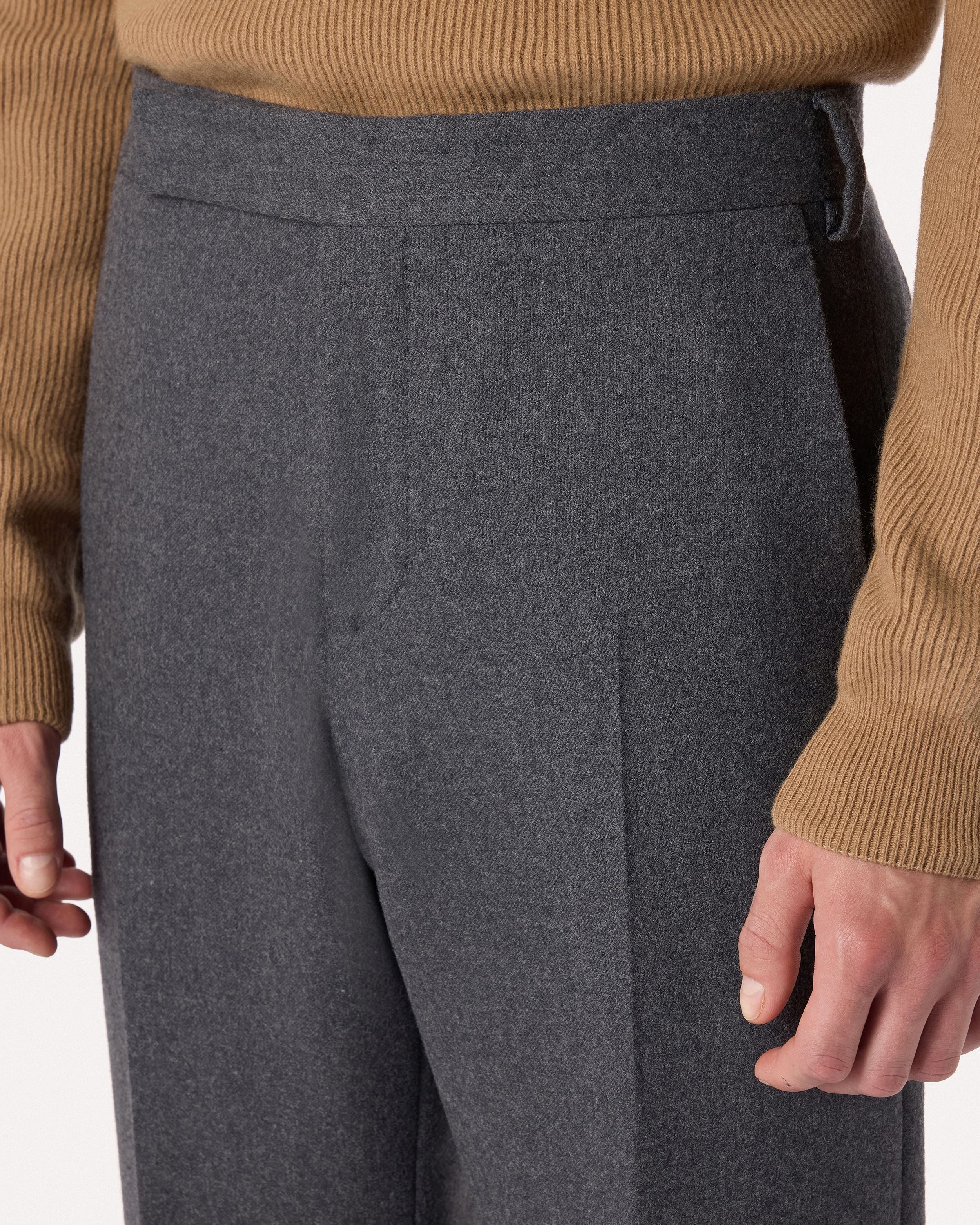 Pantalone antracite senza pieghe in flanella leggera GREY Lardini 3