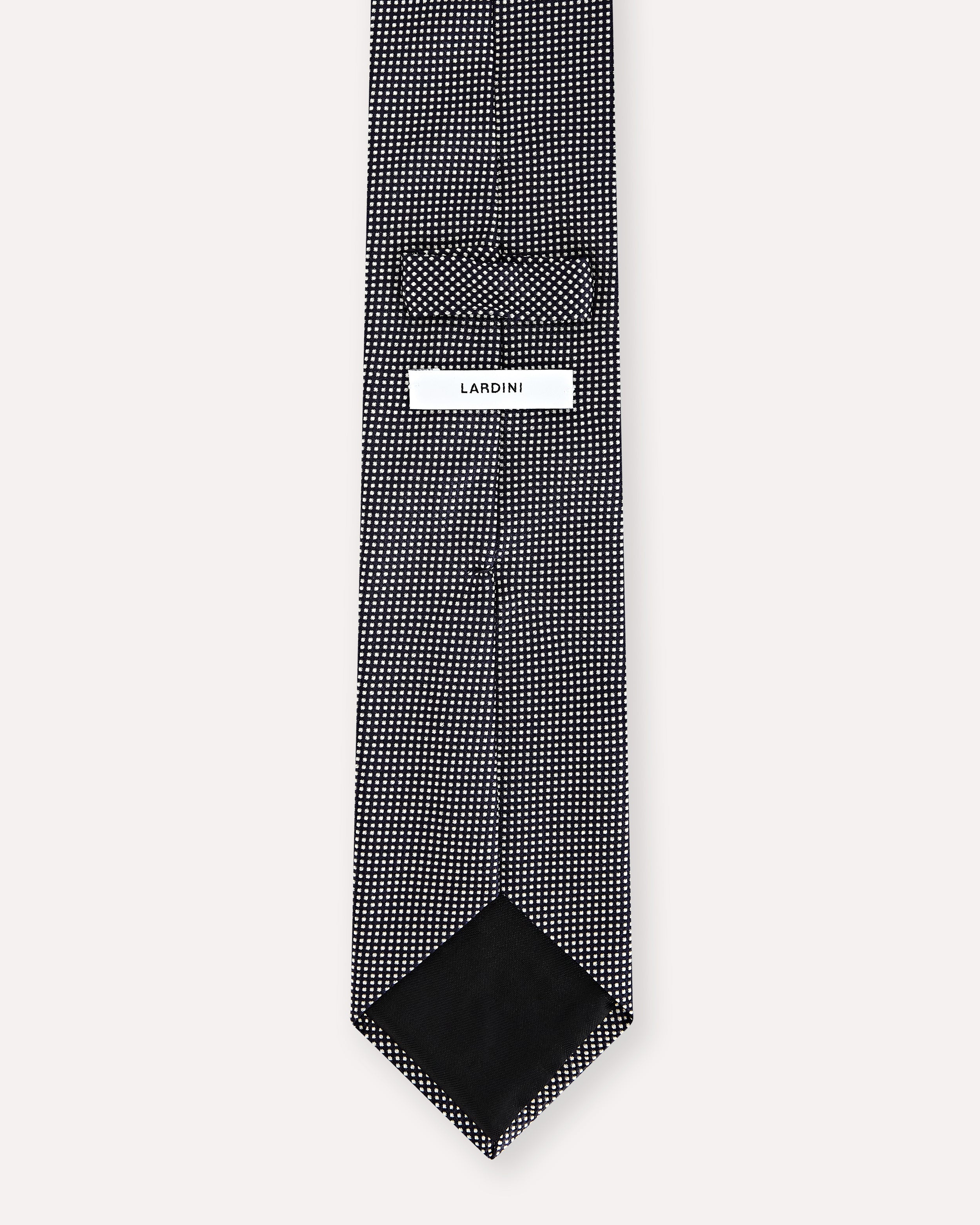Men's ties: refined and avant-garde elegance | Lardini