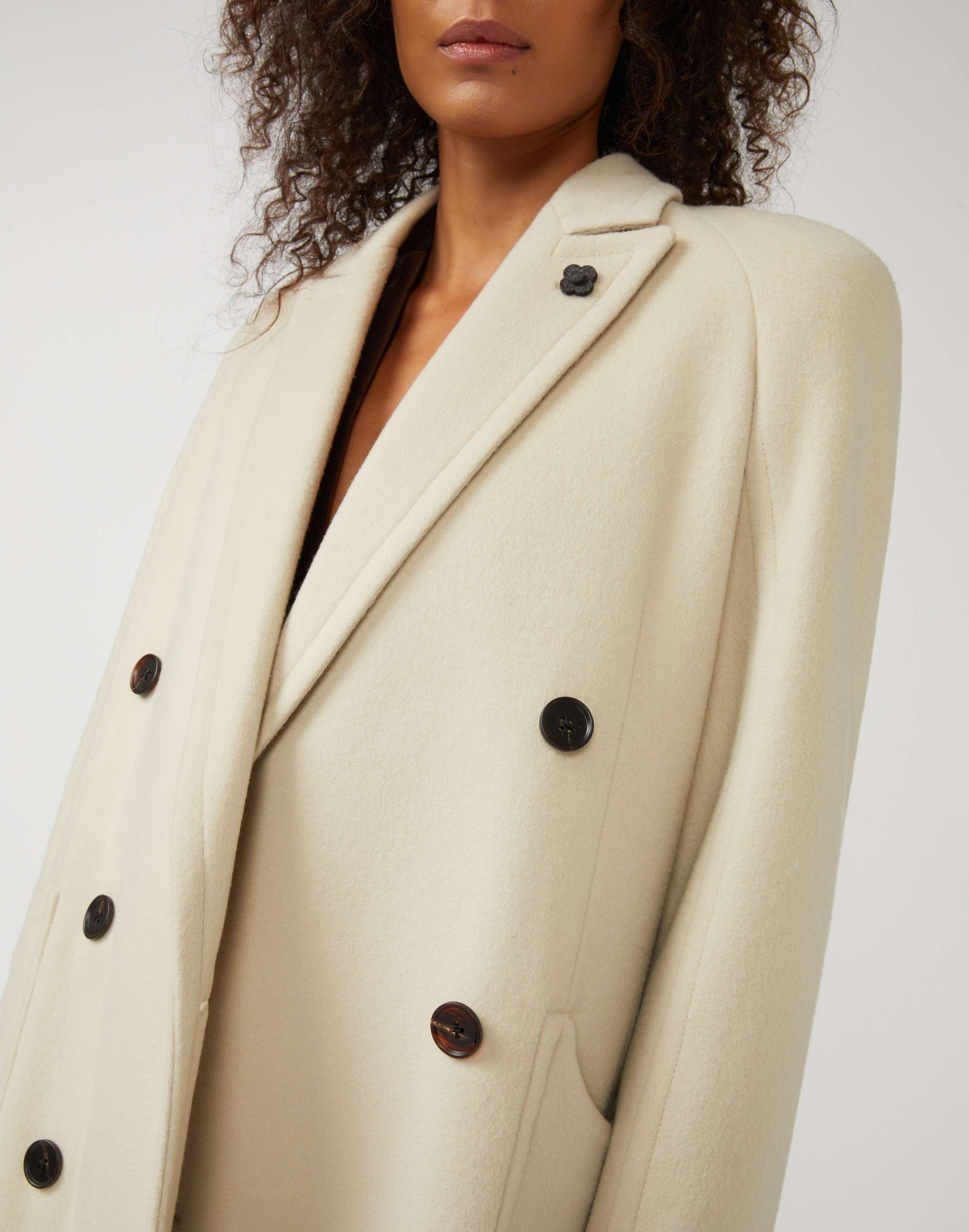 Double-breasted coat in wool and cashmere 