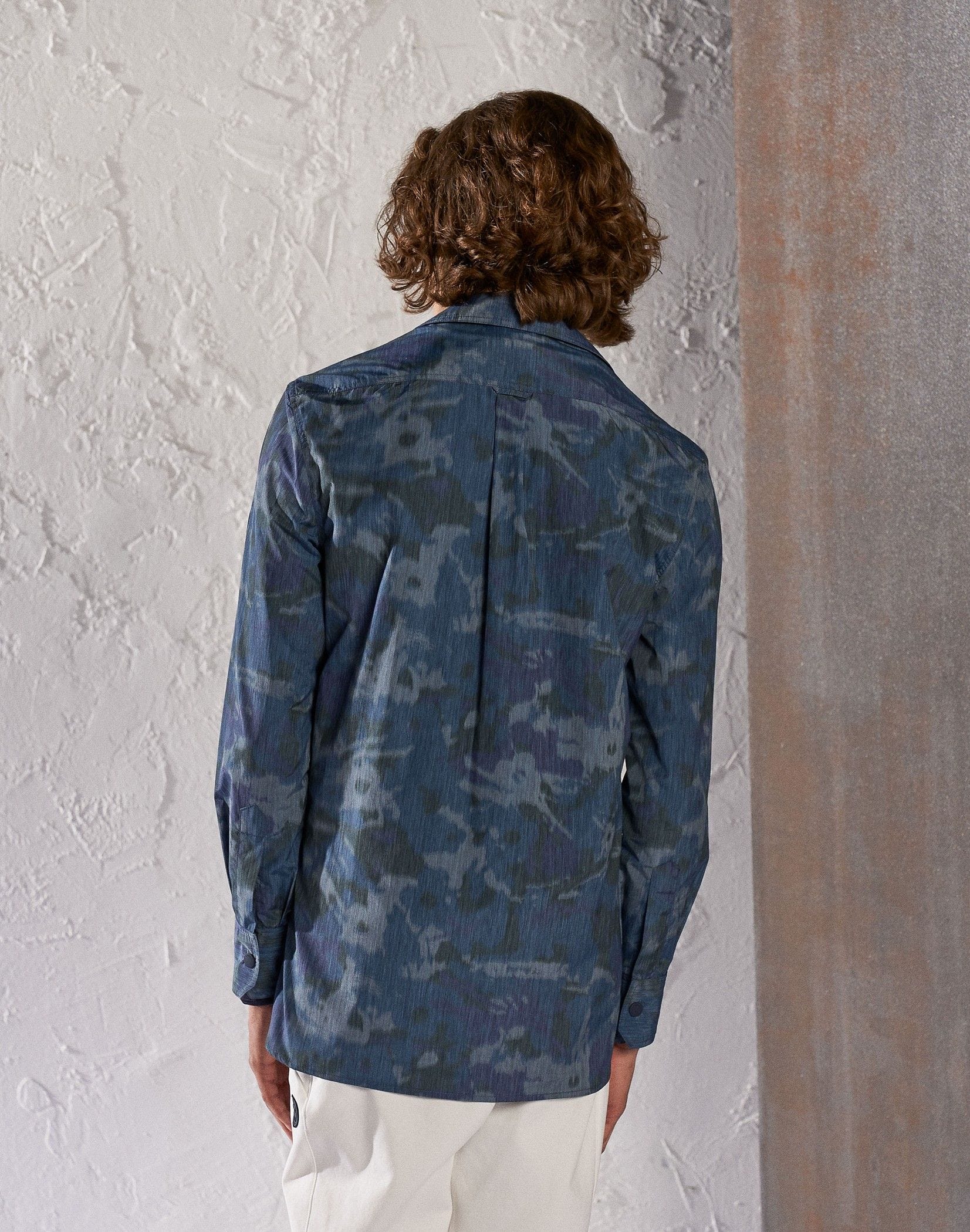 Shirt jacket with camouflower print