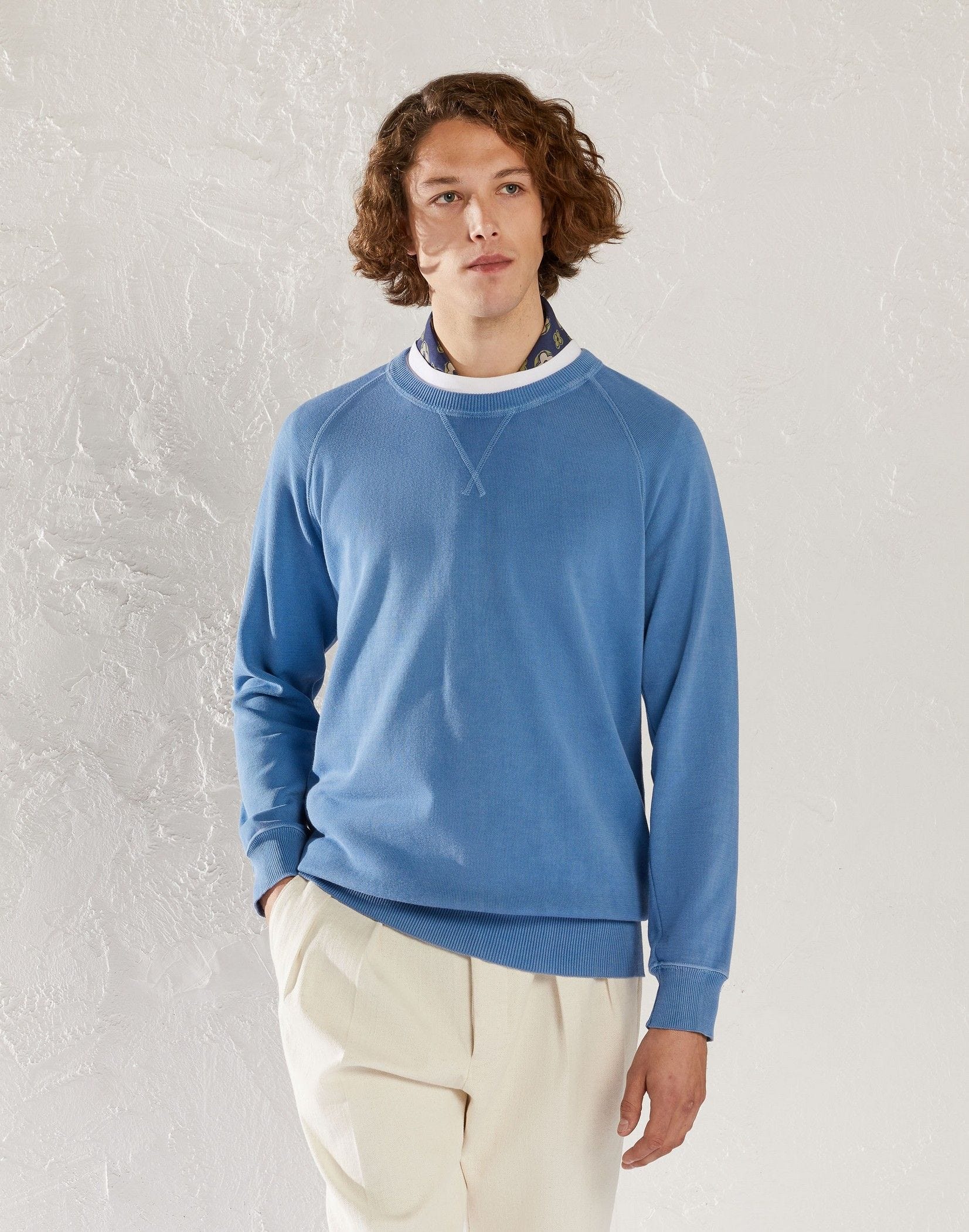 Light blue cotton crew-neck knit sweatshirt