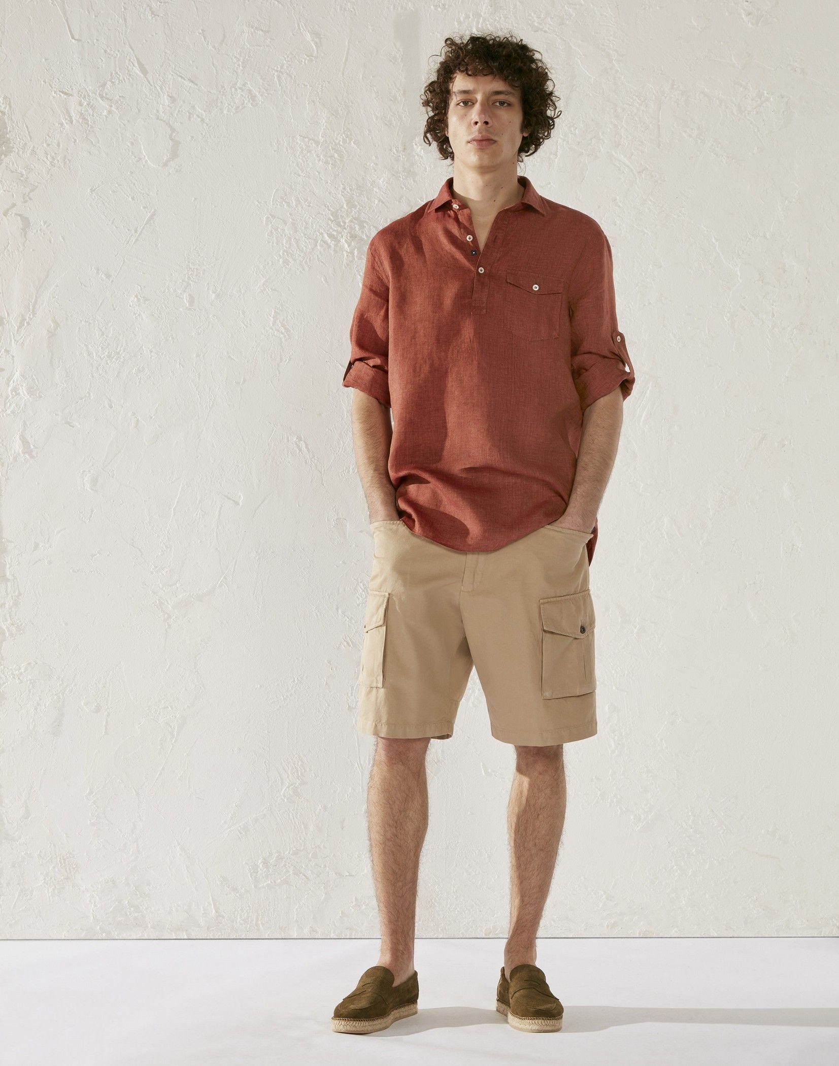 Beige cotton and linen military Bermuda shorts