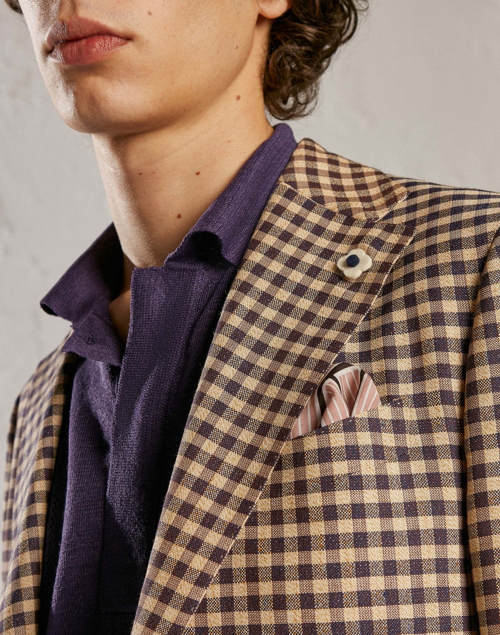 Cotton and silk pocket square with a diagonal print