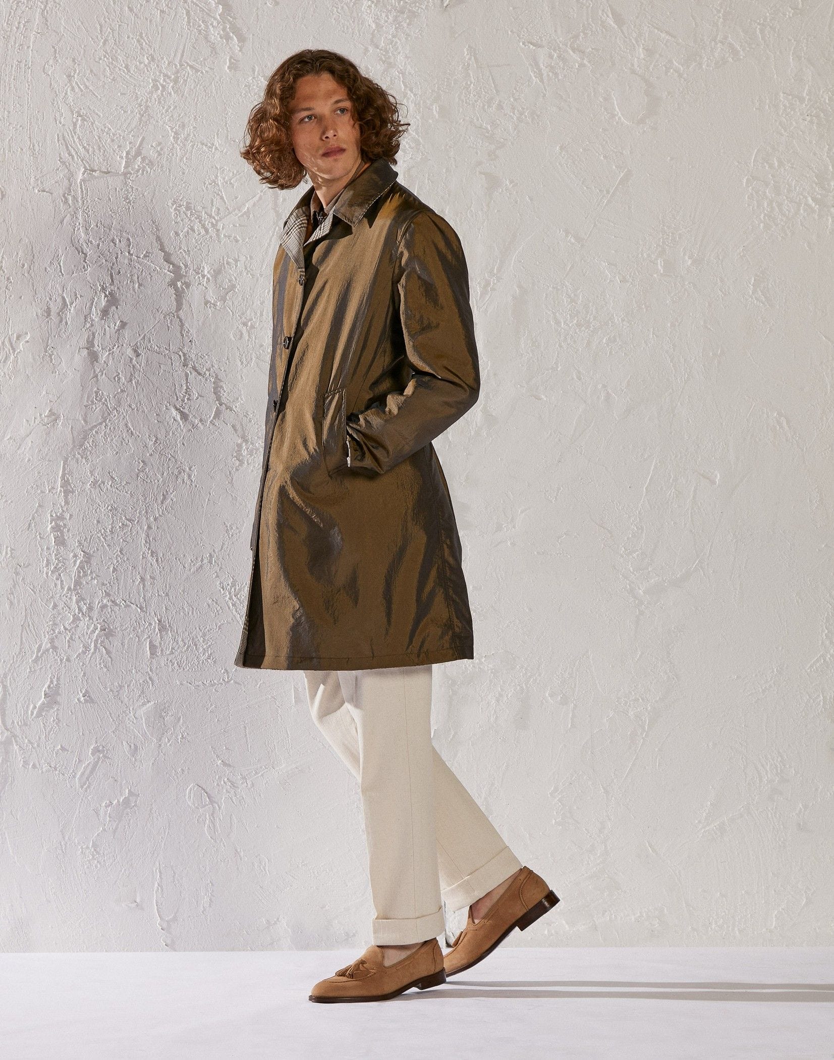 Beige single-breasted reversible trench coat