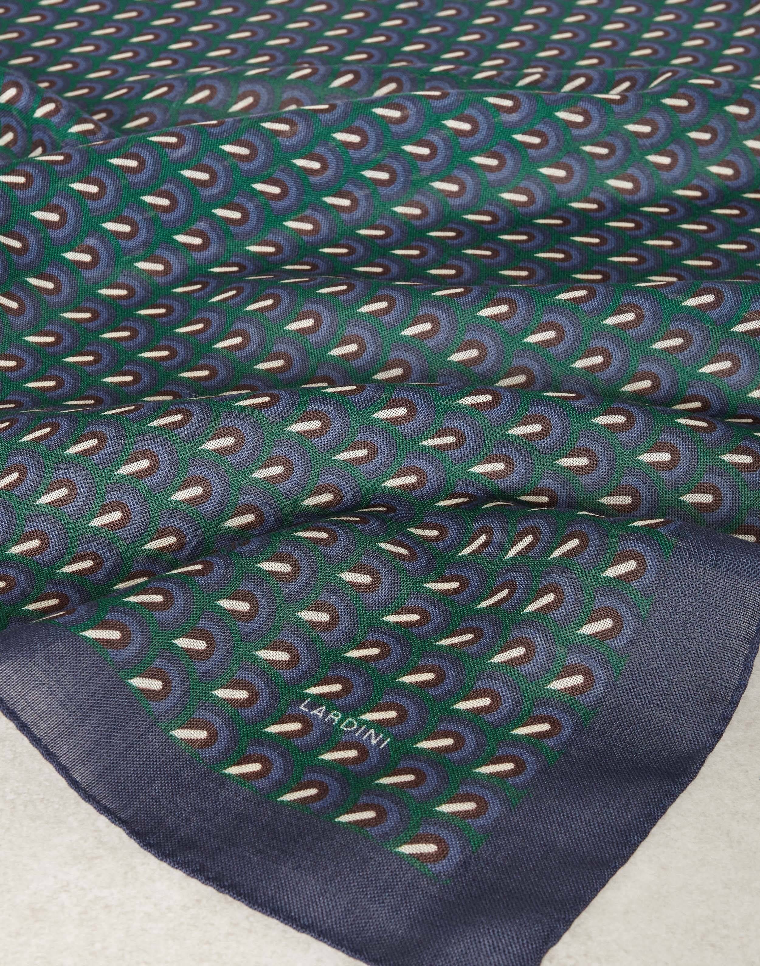 Soft gauzy-wool scarf with a geometrical pattern 