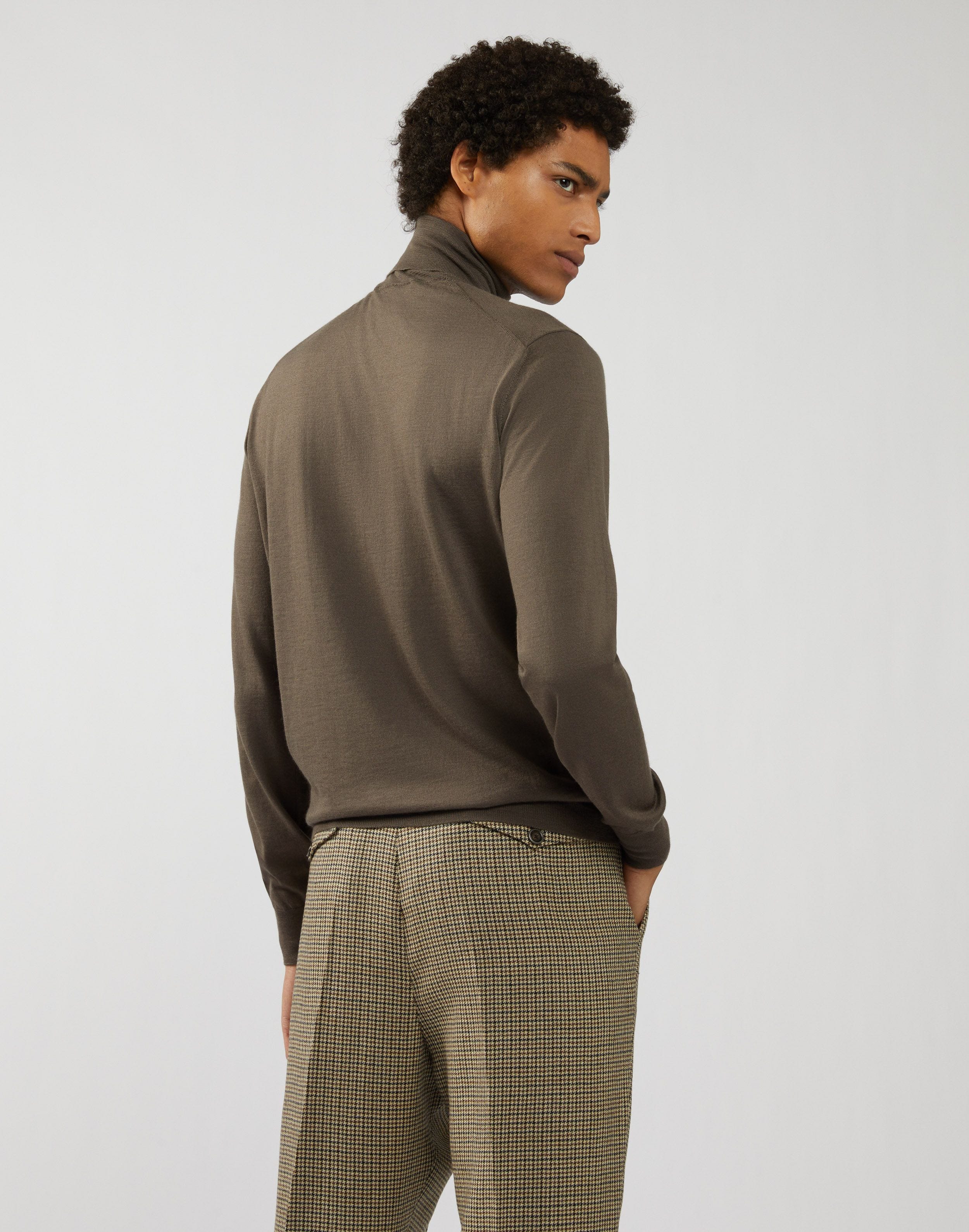 Brown turtleneck in wool, silk and cashmere