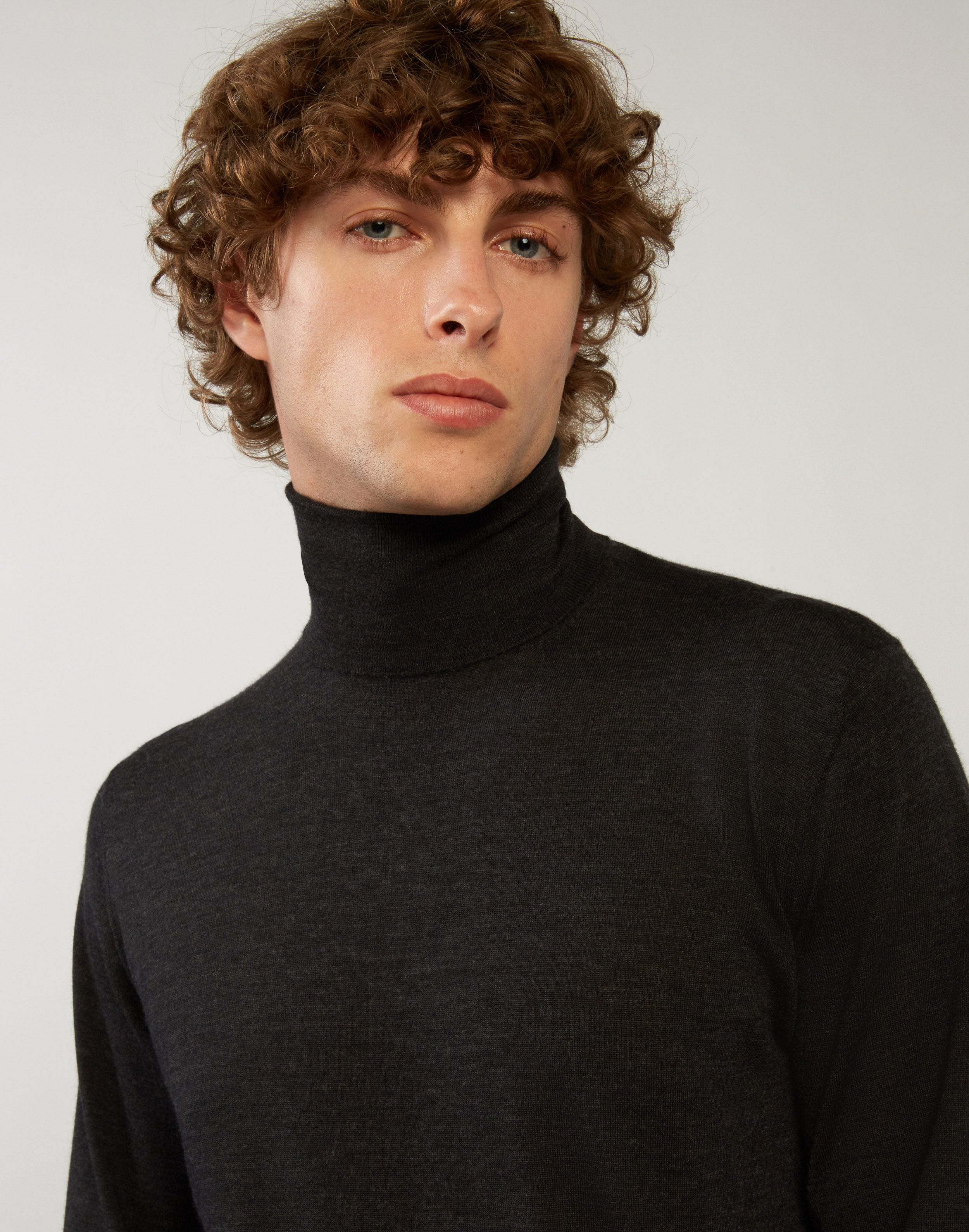 Long-sleeve turtleneck in grey cashmere and silk