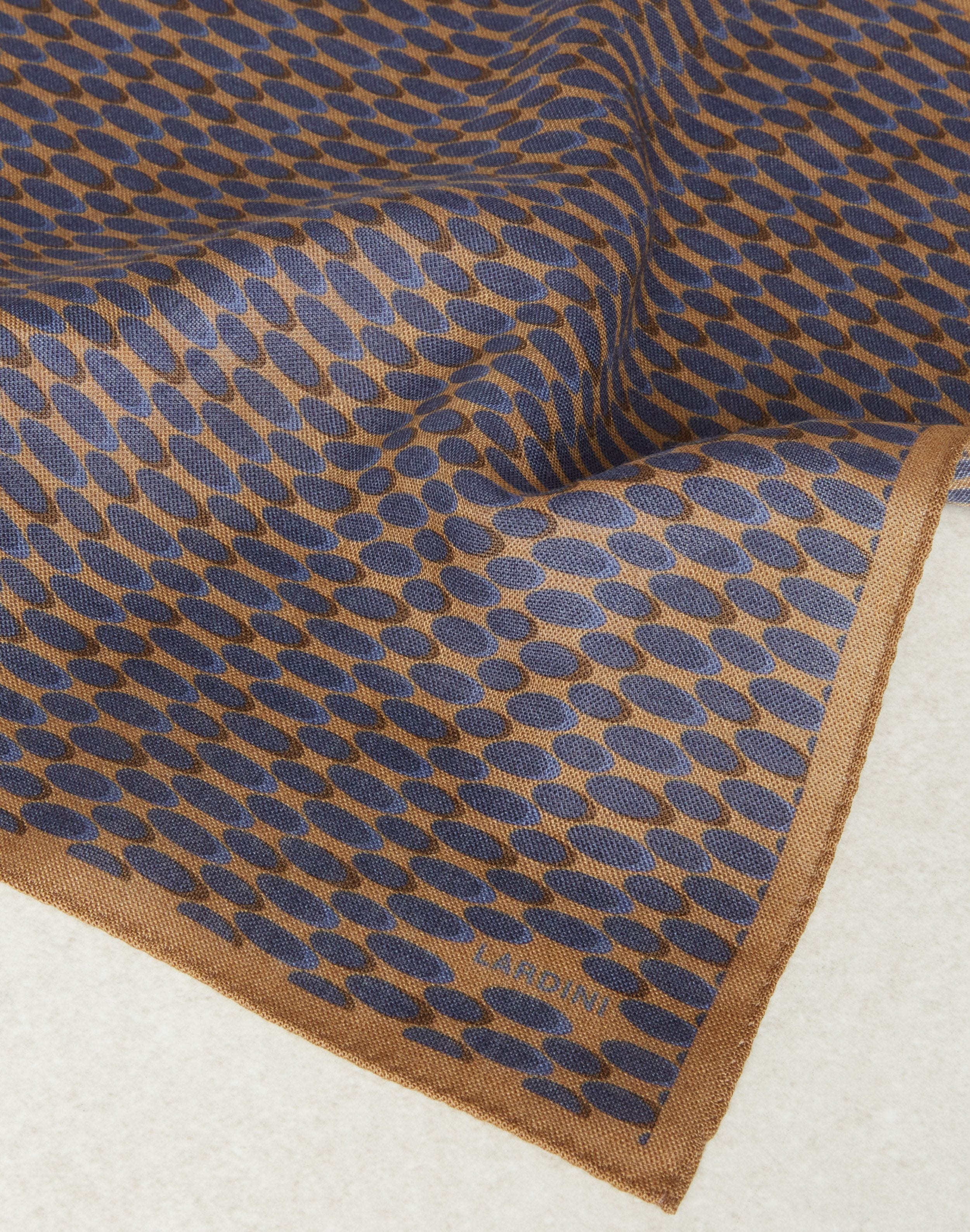Beige and blue pocket square with a geometrical pattern