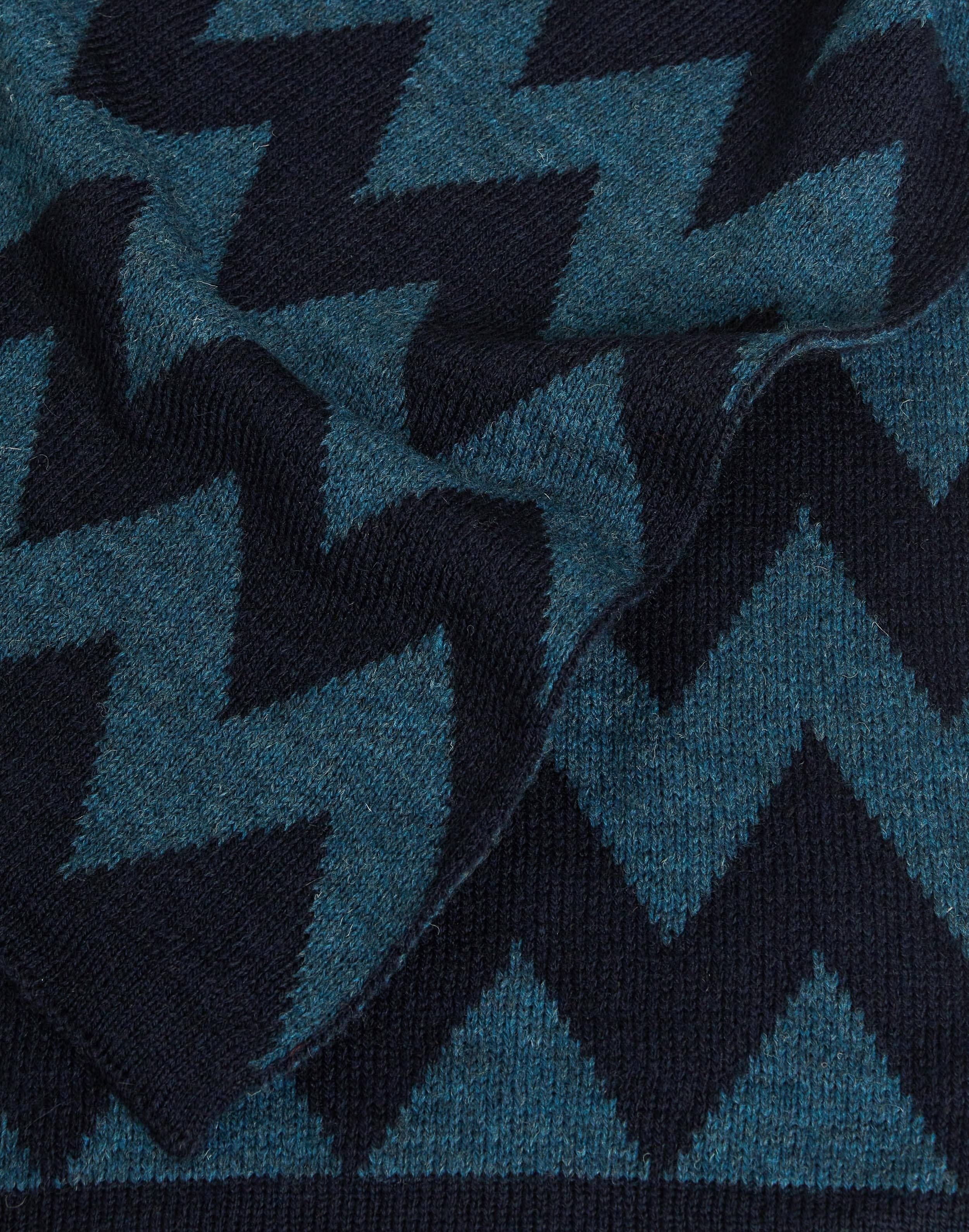 Fishbone-patterned scarf in wool and alpaca