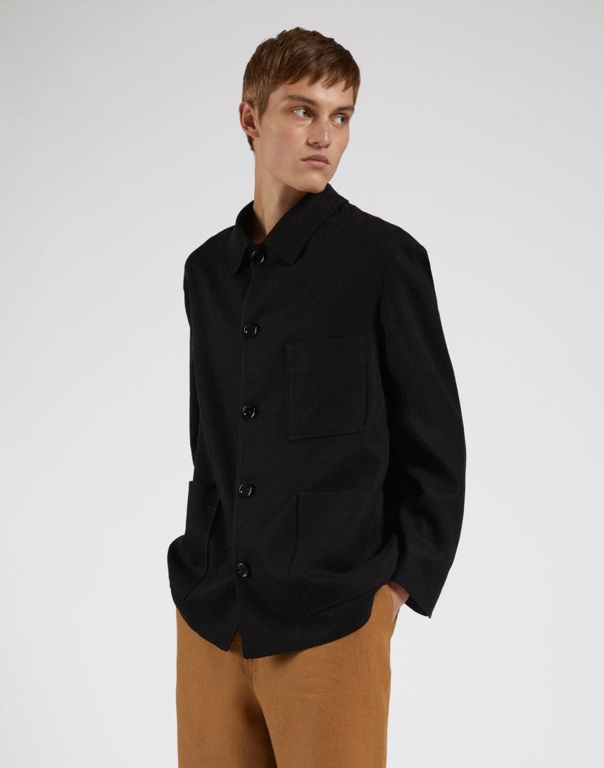 Giacca camicia monopetto nera in lino crepe con cinque bottoni