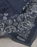 Cotton and linen scarf with bandana print 3