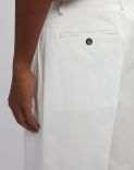 Bermuda comfort corto in cotone satin stretch bianco 4