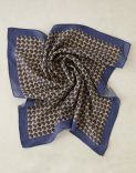 Gauzy-wool scarf with a geometrical pattern 1