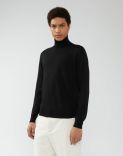 Long-sleeve turtleneck in black silk and cashmere 1