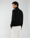 Long-sleeve turtleneck in black silk and cashmere 4