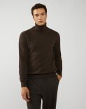 Turtleneck in brown yarn-dyed cashmere 3