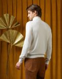 Turtleneck in cream-coloured yarn-dyed cashmere 3