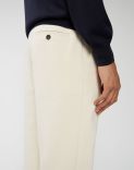Chino pants in cream-coloured cotton 4