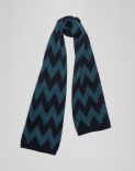 Fishbone-patterned scarf in wool and alpaca 1