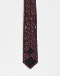 Cravatta in seta con stampa bordeaux, beige e nero 3
