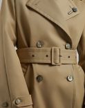 Beige water-repellent double-breasted short trench coat 5