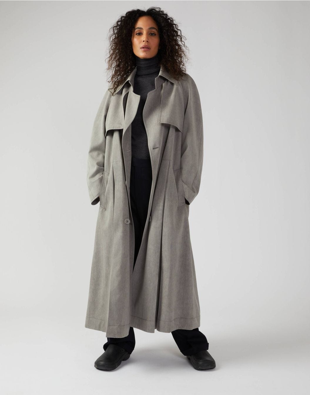 Grey belted trench coat in wool gabardine