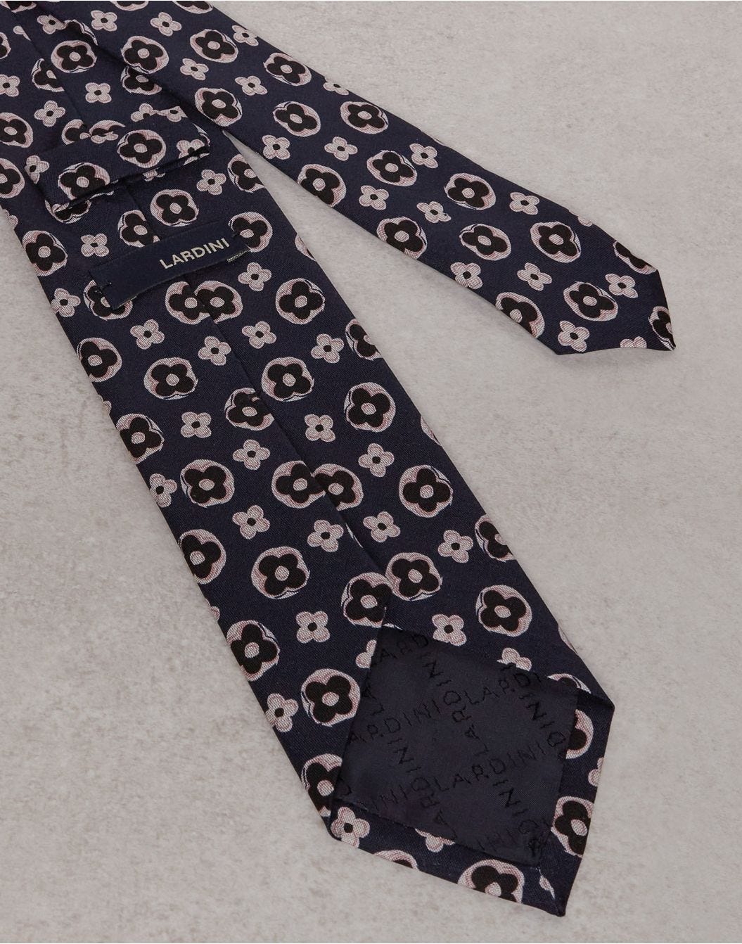 Classic habutai silk printed tie