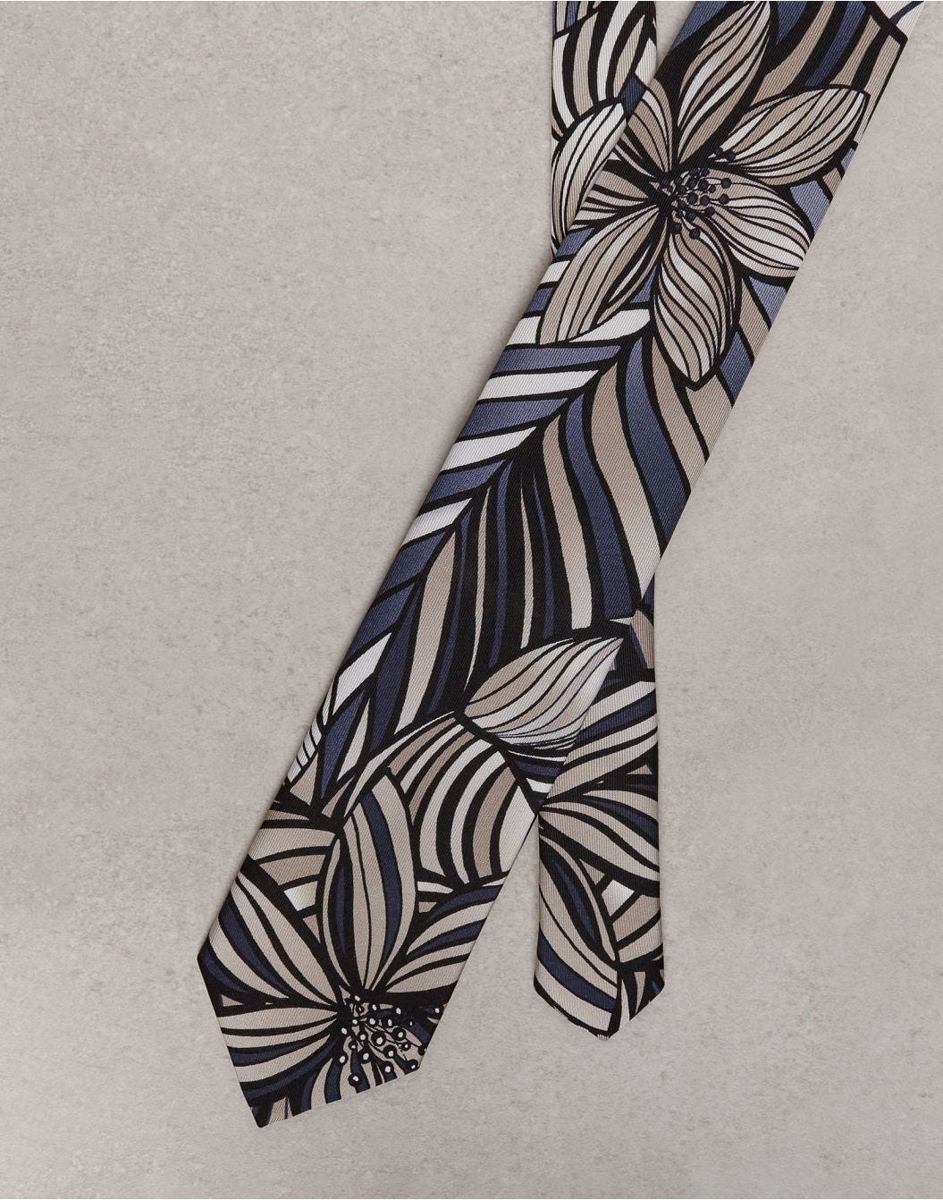Printed silk tie with floral design