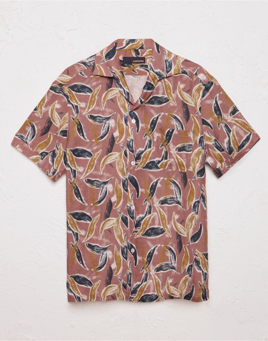 Pink research shirt with leaves print
