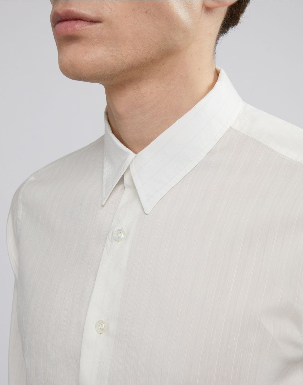 Weißes Hemd mit italienischem Kragen aus Voile