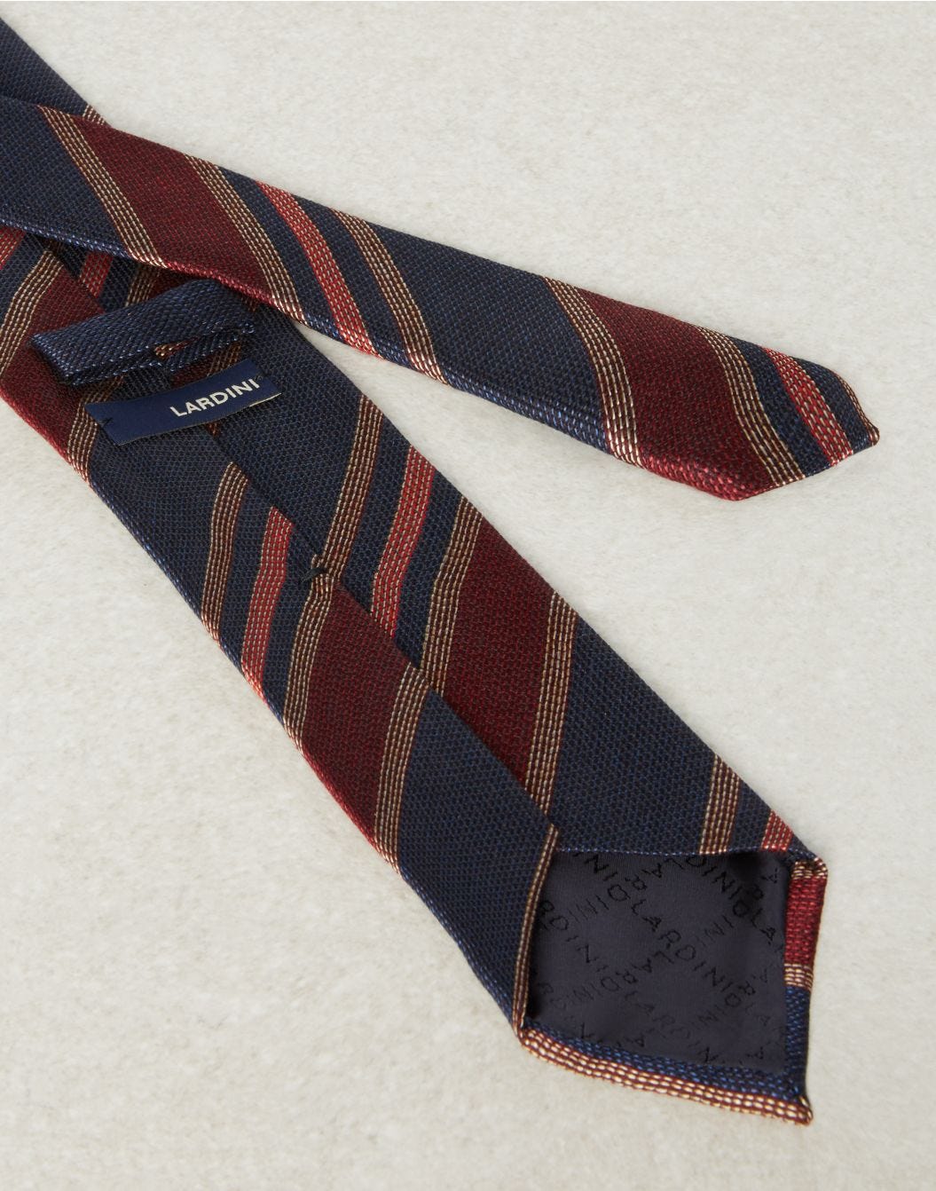 Classic regimental tie in a blue, red and beige colourway