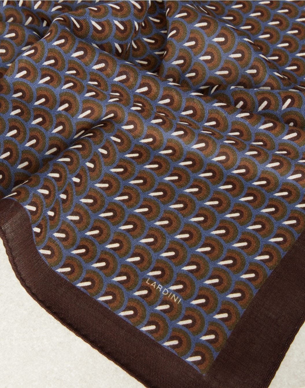 Scarf in brown and green patterned wool