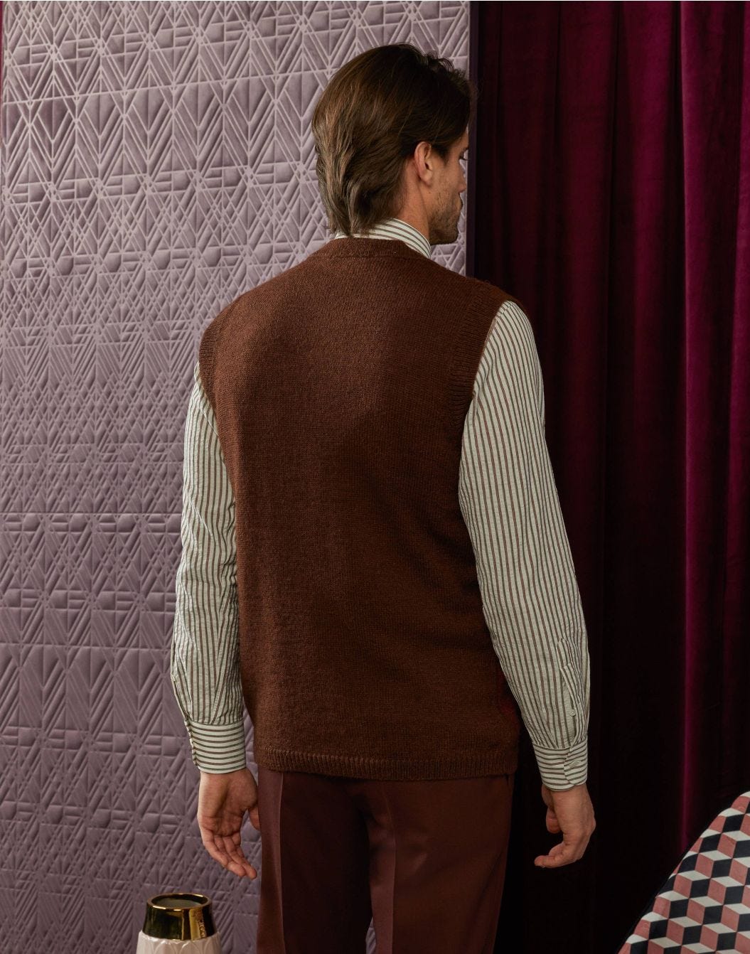Waistcoat in a large red-and-brown jacquard fishbone pattern