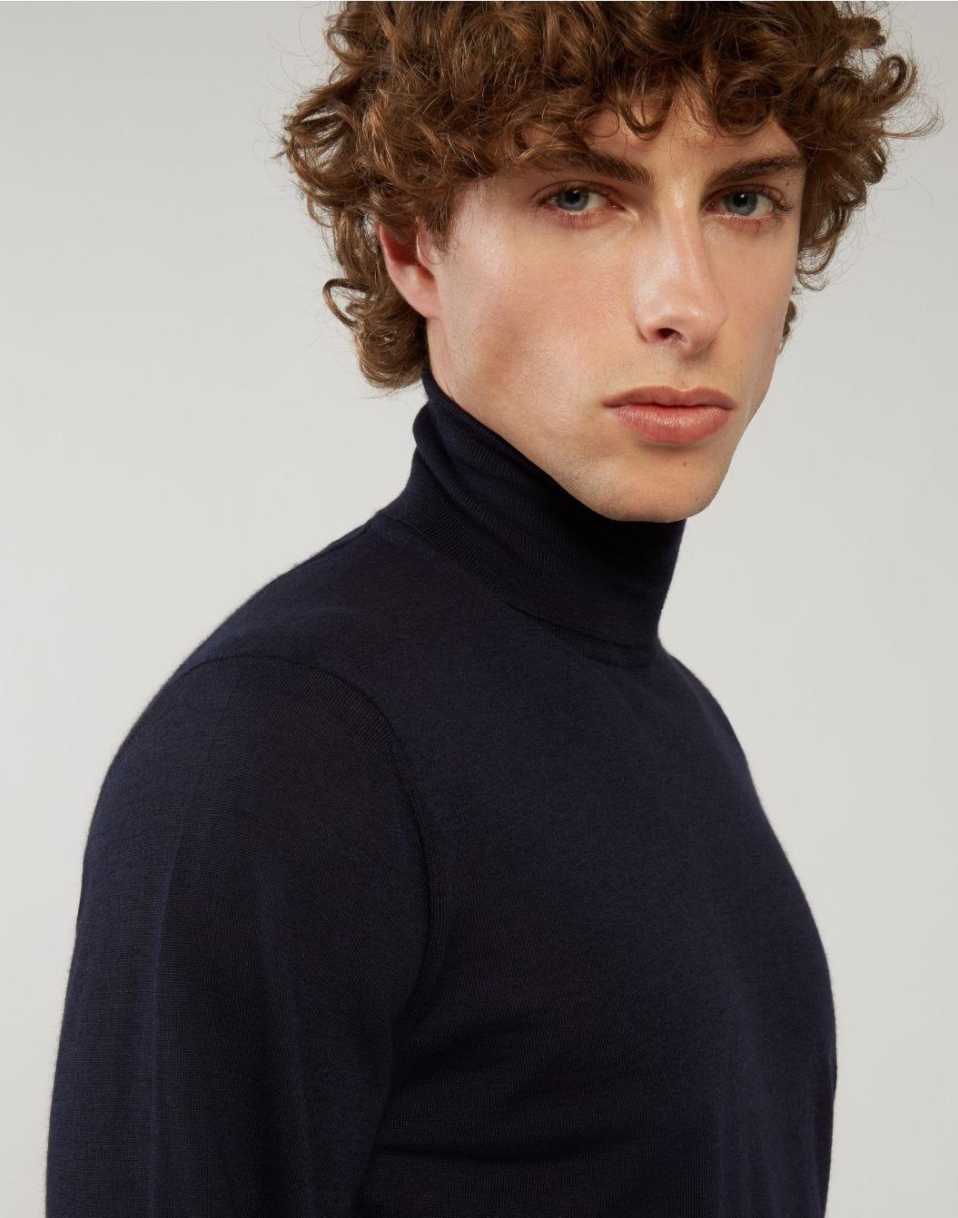 Blue turtleneck in cashmere, silk and wool