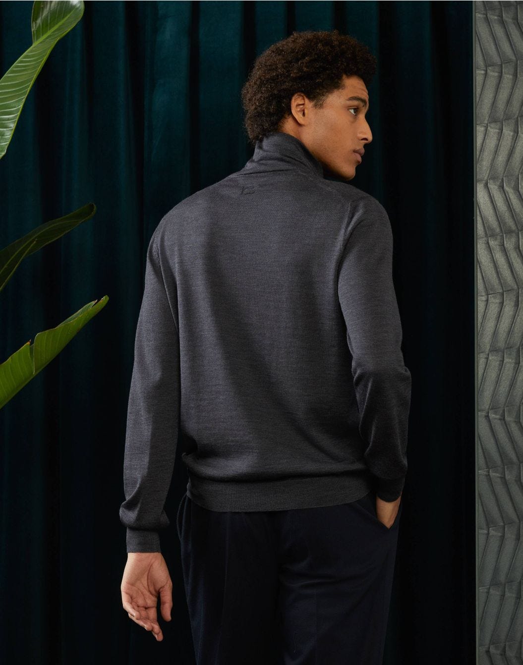 Mock neck sweater in grey total-easy-care worsted wool