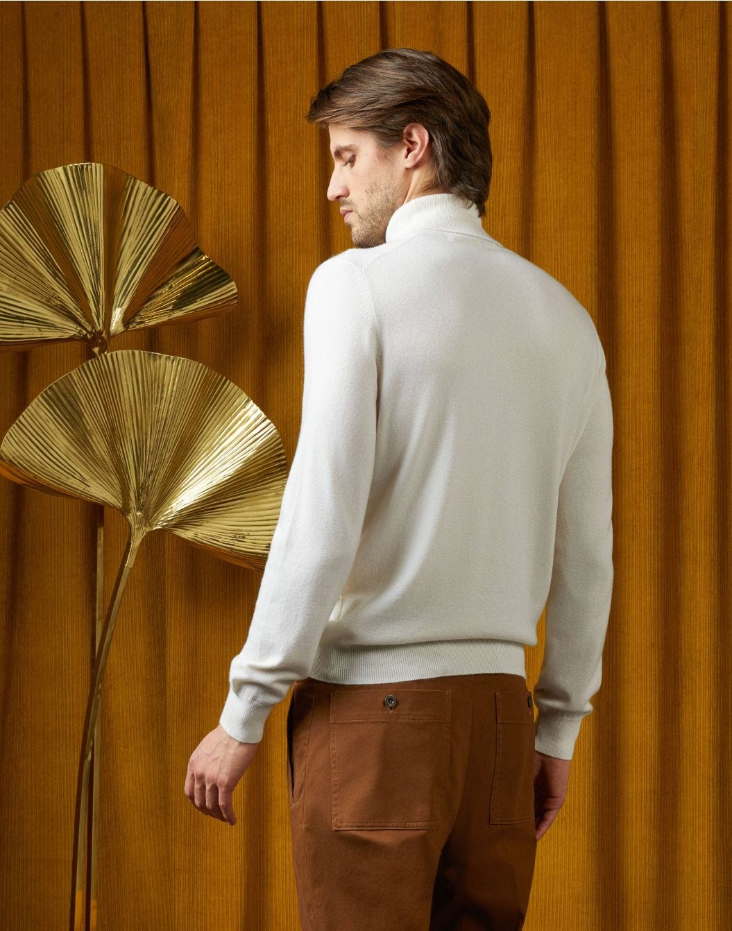 Turtleneck in cream-coloured yarn-dyed cashmere