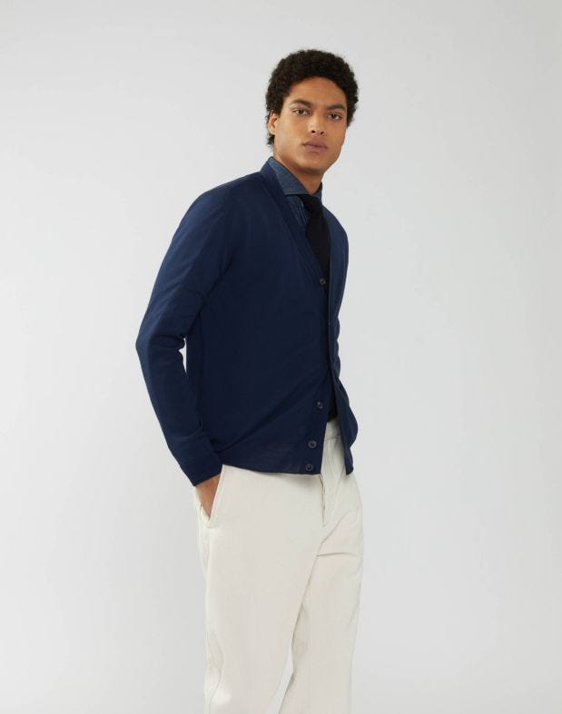 V-necked cardigan in blue worsted wool