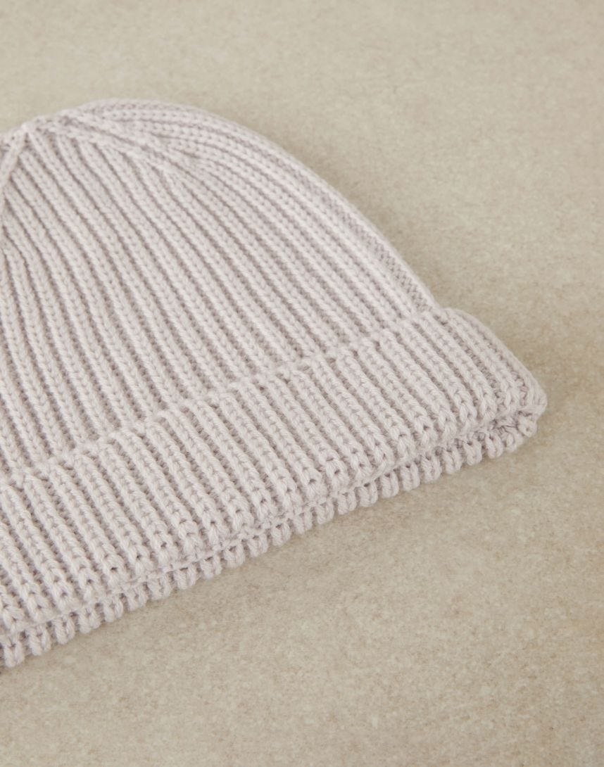 Hat in cream-coloured merino wool