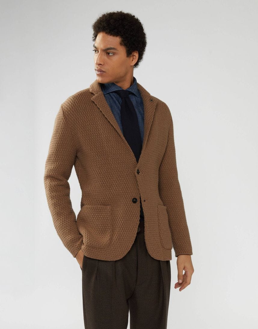 Camel-coloured jacket in pure recycled cashmere
